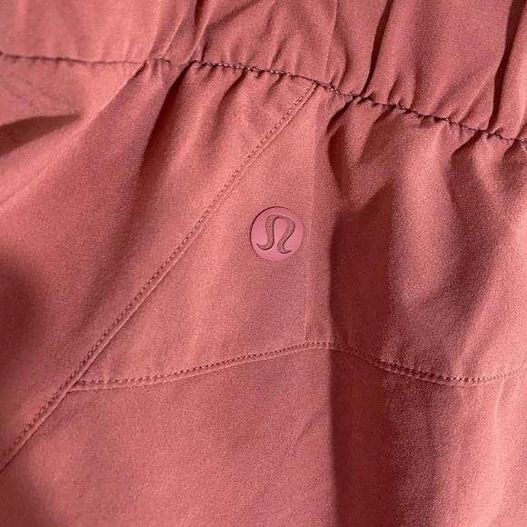 Lululemon Stroll at Sundown Short 3" - Picture 4 of 10